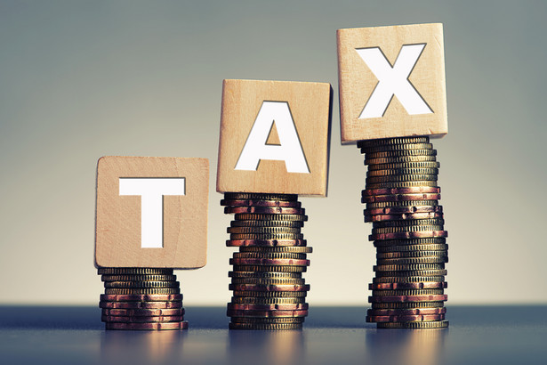 W badaniu mierzona jest łączna stawka opodatkowania, czyli suma obciążeń podatkowych i ubezpieczeń społecznych