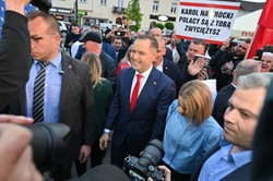 Nowy sondaż. Duże zmiany u wyborców Nawrockiego