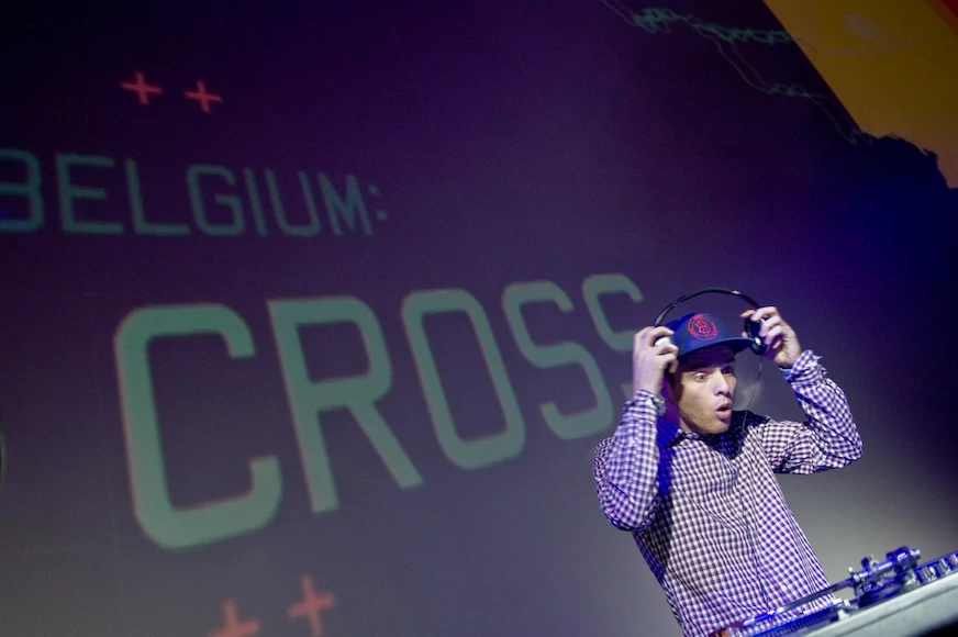 DJ Cross (Belgia) - Mistrz Świata Didżejów IDA 2011 w kategorii Technical (fot. Monika Stolarska / Onet.)