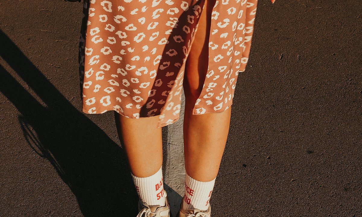 Przestała golić włosy na nogach. "Wielu mężczyzn mnie obraża"