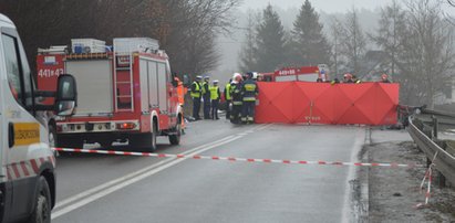 Makabryczny wypadek pod Żukowem. Nie żyją dwie osoby