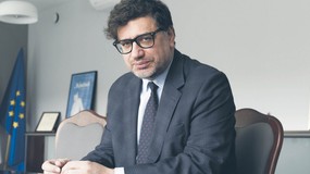 Ochrona danych osobowych w mediach społecznościowych: UODO walczy z oszustwami typu ‘celeb bait’ i deepfake