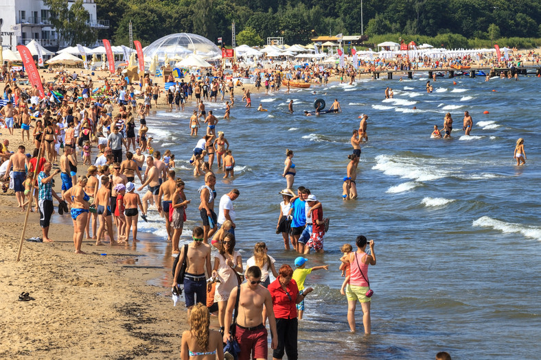 "Piwo i wódka lały się na plaży strumieniami".