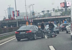 Oboren motociklista, Autokomanda