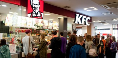 Zamówiła KFC do domu. Co znalazła w kubełku?