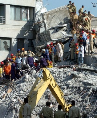 PAKISTAN-QUAKE-RESCUE