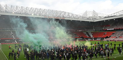 Premier League: gorąco w Manchesterze. Kibice wdarli się na murawę Old Trafford