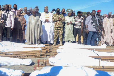 Borno State governor, Babagana Zulum, was at the burial of people massacred by Boko Haram [Twitter/@ProfZulum]