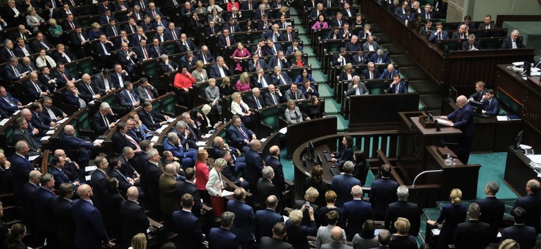 Sejm przegłosował ustawę dyscyplinującą sędziów [RELACJA]