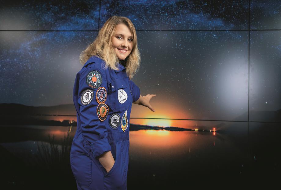 Agnieszka Elwertowska (28 lat) uważa, że płeć może jej pomóc w staraniach o zostanie astronautką, ponieważ agencjom kosmicznym brakuje danych na temat funkcjonowania kobiecego organizmu w warunkach pozaziemskich..