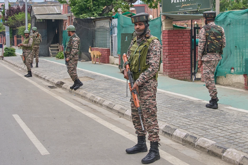 Indijska paravojna formacija u delu Kašmira koji kontroliše Indija, 1. maj 2025.