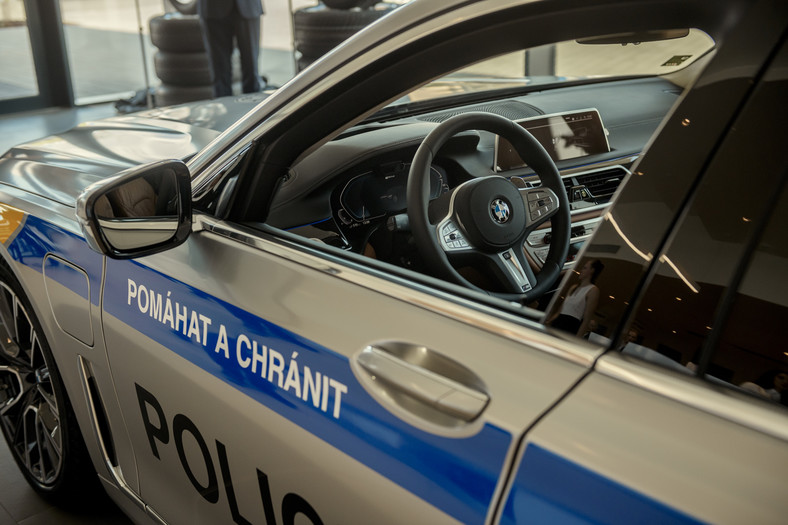 BMW 745Le xDrive w czeskiej policji