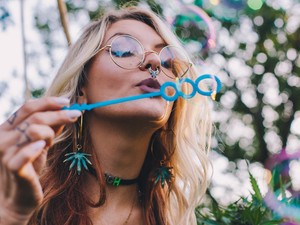 Ilyet akarunk a Szigetre! Szépségállomás a Coachella fesztiválon