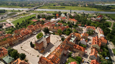 Latający z dronami