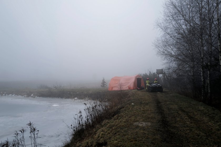 W Studzienicach k/Pszczyny rozbił się prywatny helikopter. Nie żyją dwie osoby