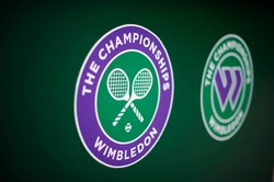 Wimbledon: Podający piłkę nie mogą żuć gumy