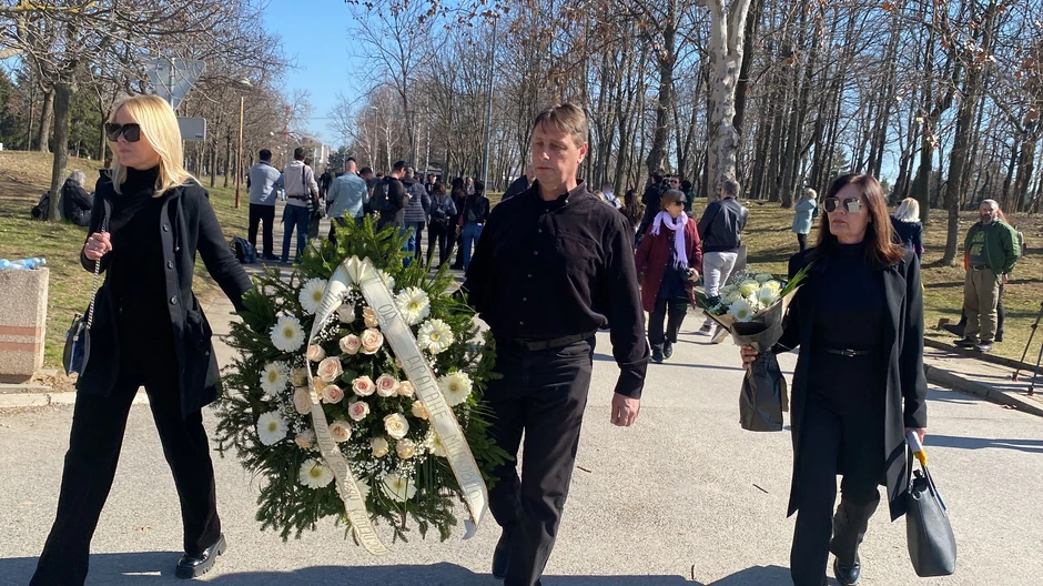 Dragana Mirković poslala venac