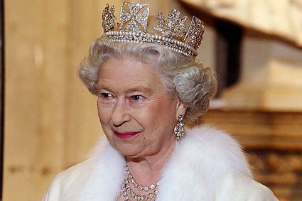 Królowa Elżbieta II zacznie nosić sztuczne futra