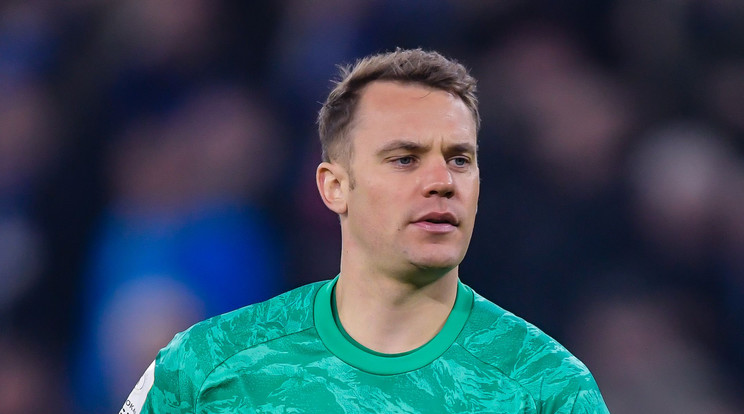 A világbajnok, Bajnokok Ligája-győztes Bayern-focista, Manuel Neuer egyre több időt tölt új szerelmével /Fotó: Getty Images