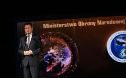 Żołnierze Wojsk Obrony Cyberprzestrzeni zarabiają więcej
