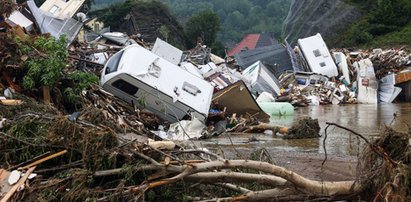 Opadająca woda odsłania makabryczny widok. A to może nie być jeszcze koniec strasznych wieści!