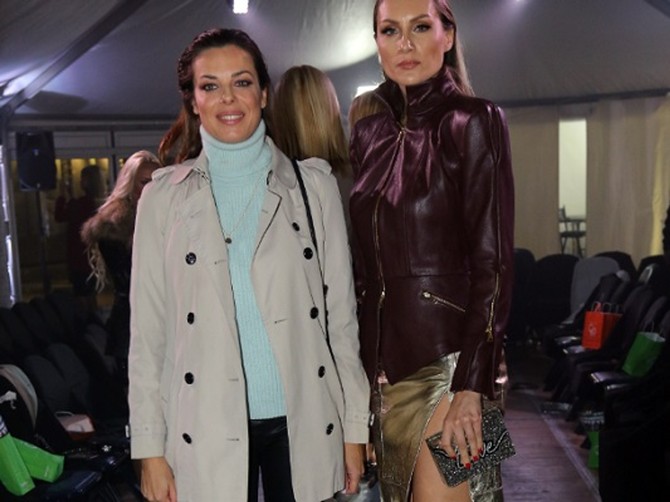 Dve glumice na reviji: Katarina Radivojević i Jelena Gavrilović