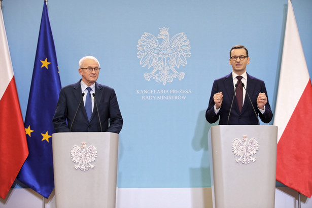 Premier Mateusz Morawiecki i minister energii Krzysztof Tchórzewski