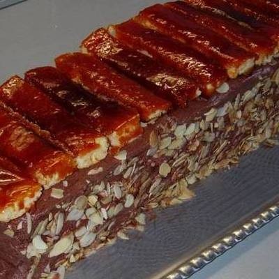 Duplán tejszínes csokitorta cukortetővel (Dobos torta)