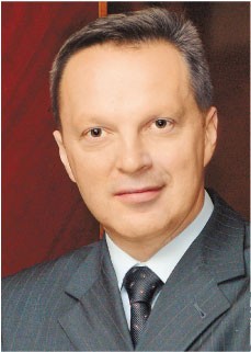 Jarosław Dąbrowski, były prezes DnB Nord, także wymieniany jest wśród kandydatów na szefa BPH