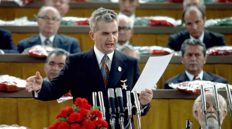 Nicolae Ceaușescu a parlamentben / Fotó: Northfoto