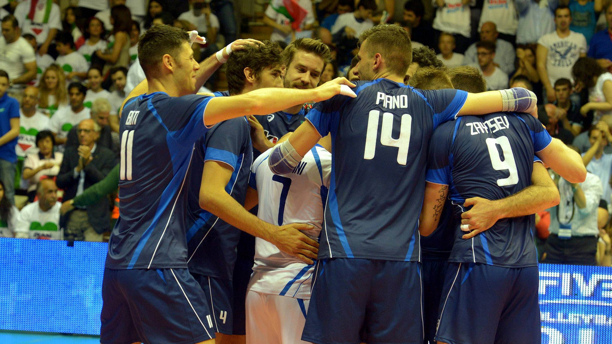 Reprezentacja Włoch wygrała trzecie spotkanie z rzędu w tegorocznej Lidze Światowej. Podopieczni Mauro Berutto ograli 3:0 (25:19, 25:22, 25:23) Iran. Najlepszym siatkarzem spotkania był Jiri Kovar, przyjmujący Cucine Lube Banca Marche Macerata. Zdobył on 15 punktów. Squadra Azzurra pewnie przewodzi w tabeli grupy A z 9 punktami na koncie, druga jest Polska (3 punkty).