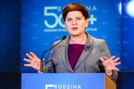 Beata Szydło podpisała umowę współpracy z bankami w programie Rodzina 500 plus 