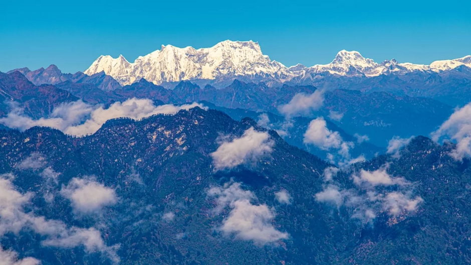 Góra Gangkhar Puensum w Bhutanie. Fot. Emad Aljumah/Getty Images
