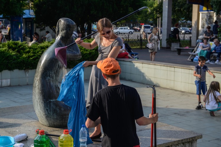Wielkie sprzątanie Universamu Grochów