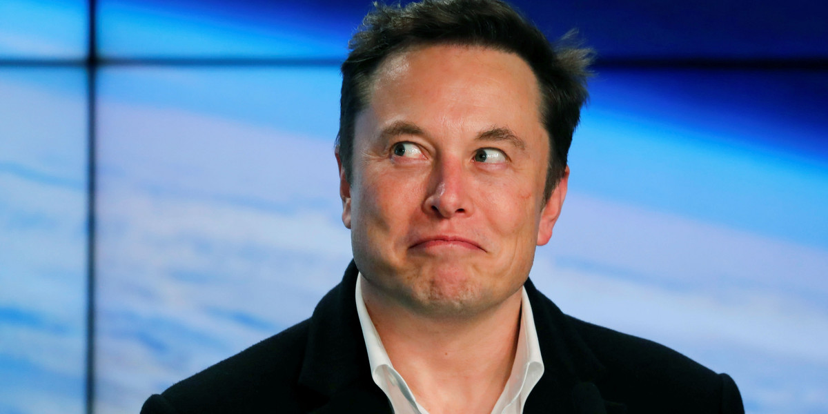 Tesla to "firma rozwijająca się bez wzrostu" - twierdzą analitycy.