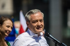 Co dalej z KPO? Biedroń: Budka zachował się jak chłopiec w krótkich spodenkach