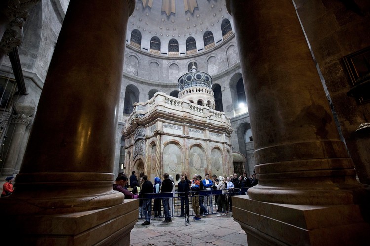 BAZYLIKA GROBU PAŃSKIEGO ODNOWIONA. ROBI JESZCZE WIĘKSZE WRAŻENIE