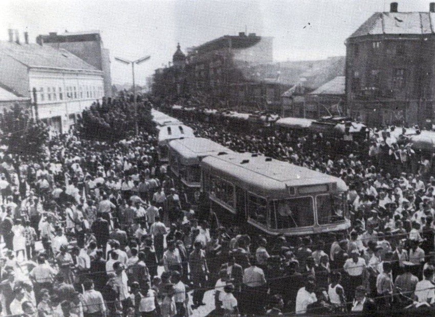Oproštaj Nišlija od tramvaja: Emotivno, kao da je svima bio rod rođeni