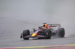 Verstappen najszybszy w kwalifikacjach, ale z pole position ruszy Leclerc