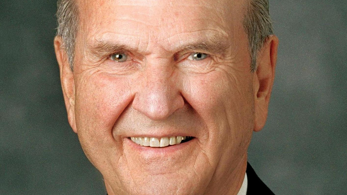 Światowej sławy chirurg amerykański Russell M. Nelson został nowym, 17. prezydentem (głową) Kościoła Jezusa Chrystusa Świętych w Dniach Ostatnich – poinformowano 16 stycznia w Salt Lake City, stolicy amerykańskiego stanu Utah, gdzie mieszczą się najwyższe władze tego wyznania. 93-letni duchowny objął swe stanowisko po Thomasie S. Monsonie, zmarłym 2 bm. w wieku 90 lat. Nelson stanął na czele wspólnoty wyznaniowej, liczącej ponad 16 milionów członków na całym świecie.