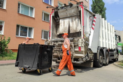 Opłaty za śmieci. Komisje senackie przeciwne jednemu rozwiązaniu