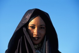 U ovom plemenu ŽENINA REČ JE PRVA I POSLEDNJA: Muškarcu je zabranjeno da JEDE PRED TAŠTOM, mora da pokrije lice velom, a nasledstvo NE SME DA OSTAVI SVOJOJ DECI