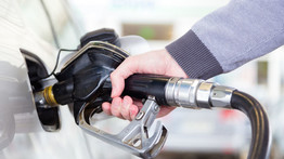 Autósok, figyelem: ekkortól csökken ismét az üzemanyagok ára