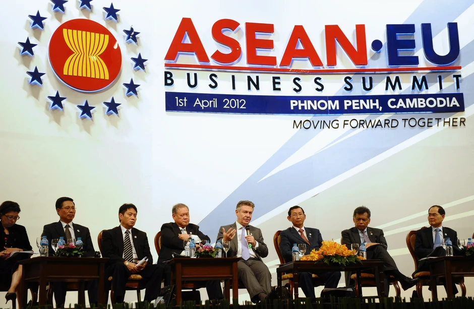 Učesnicima samita obratio se i Karel de Guht, evropski komesar za ekonomsku saradnju