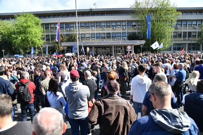Protest podrške rektoru