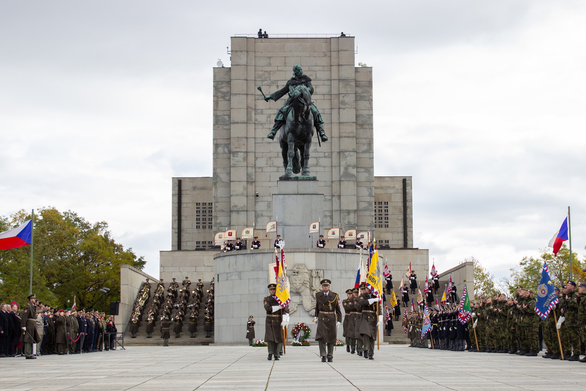 Pietny akt na pražskom Vítkove, ktorý sa konal pri príležitosti Dňa vzniku samostatného československého štátu. 