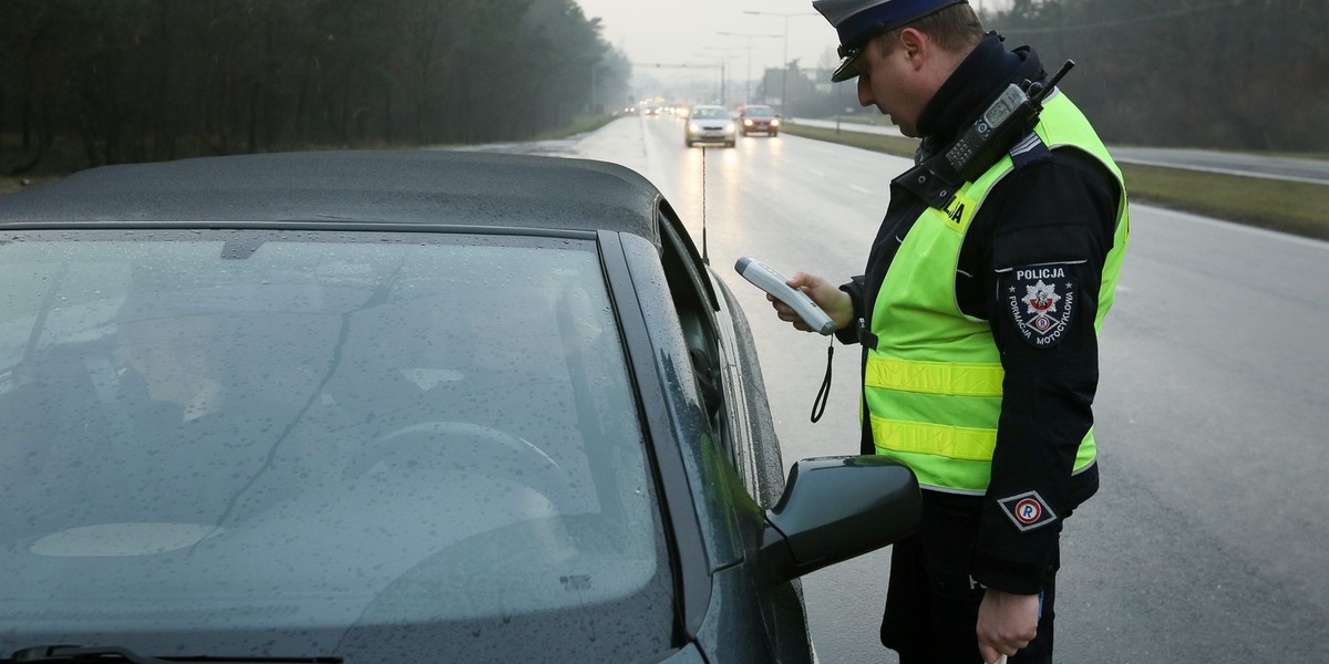 Bez ważnego OC w Polsce jeździ blisko 100 tys. kierowców