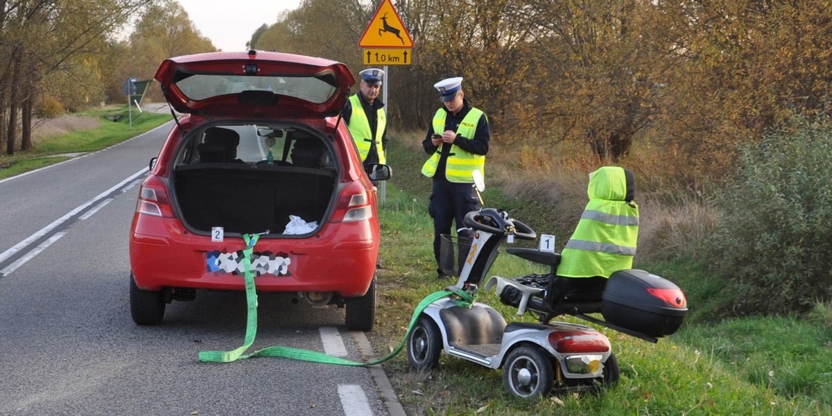 Borkowice. Holował seniora na wózku inwalidzkim. Doszło do tragedii.