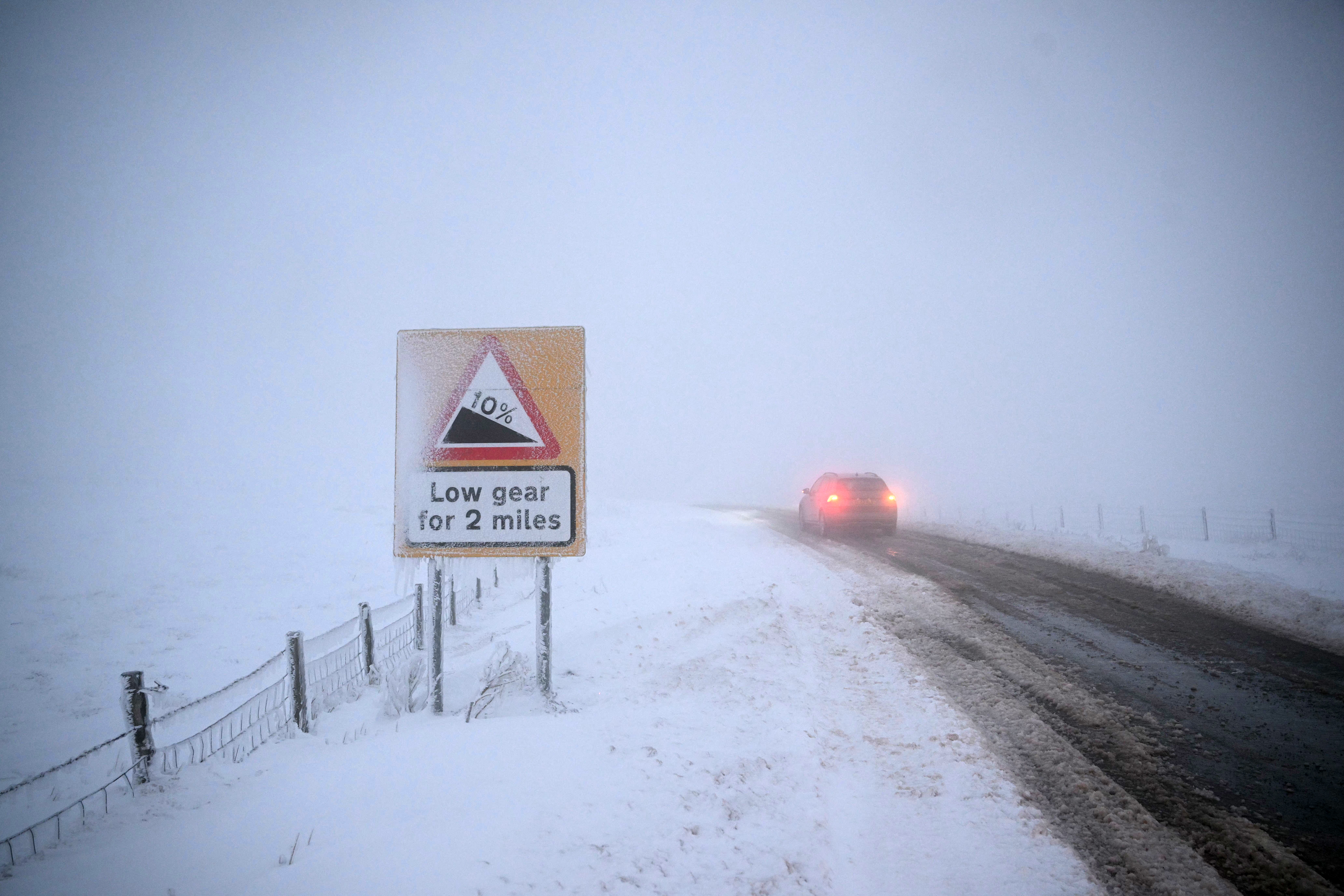 Arctic cold shuts major UK road as amber snow warnings issued