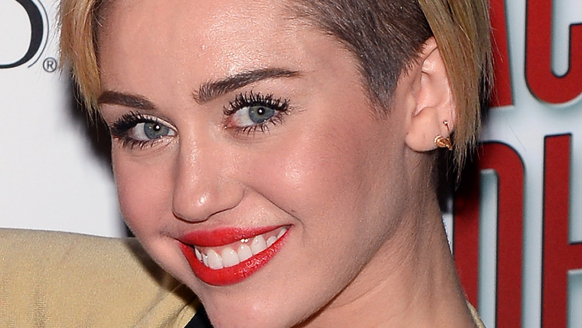 Teledyski Miley Cyrus i Britney Spears zostały uznane za zbyt wulgarne dla francuskiego widza.